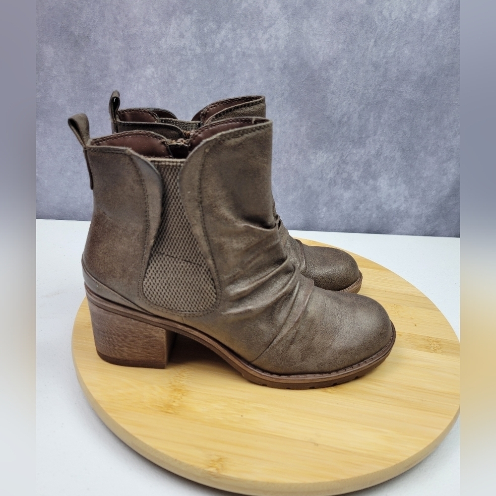 Bare Traps Womens DRENNAN Closed Toe Ankle Chelsea Boots Size 7M